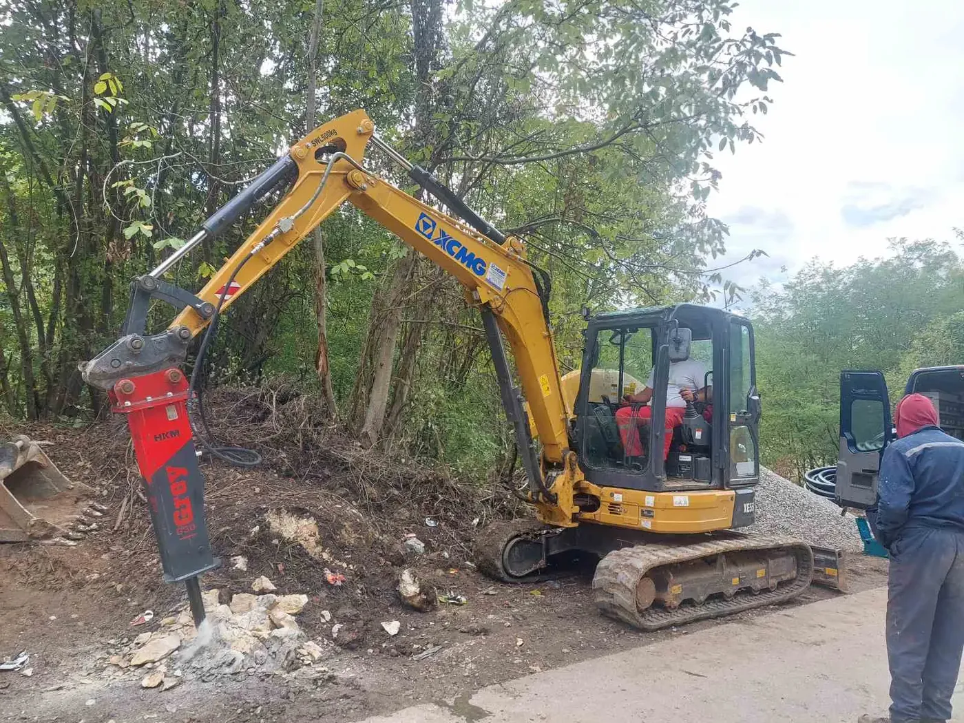 HKM Grey G30, HKM hidrolik kırıcı sahada iş başında