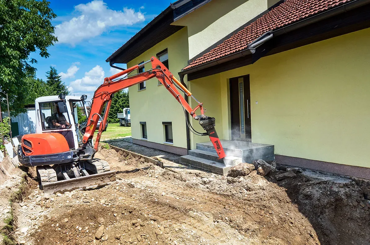 HKM Red R15, HKM hidrolik kırıcı sahada iş başında
